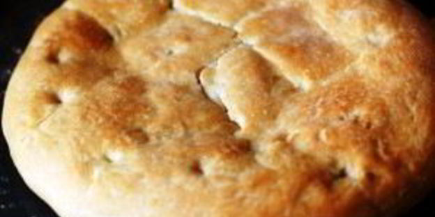 фокачча с сыром и базиликом