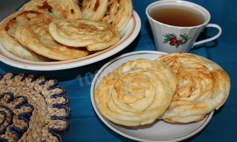 Рецепт лепешек из слоеного теста катлама