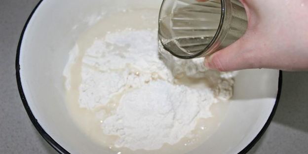 лепешки из слоеного теста катлама