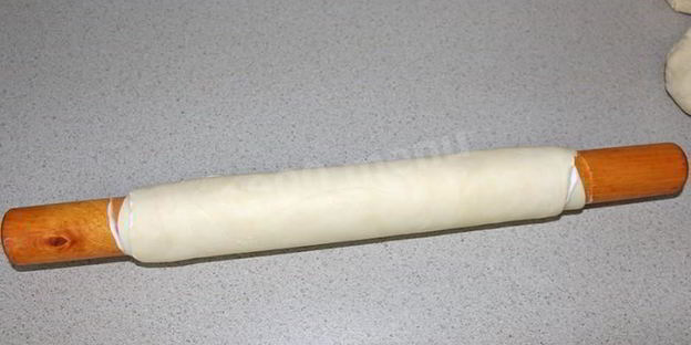 лепешки из слоеного теста катлама