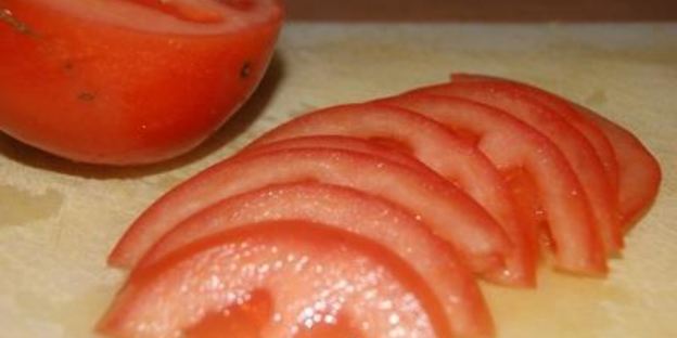 лепешки из творожного теста с помидором и моцареллой