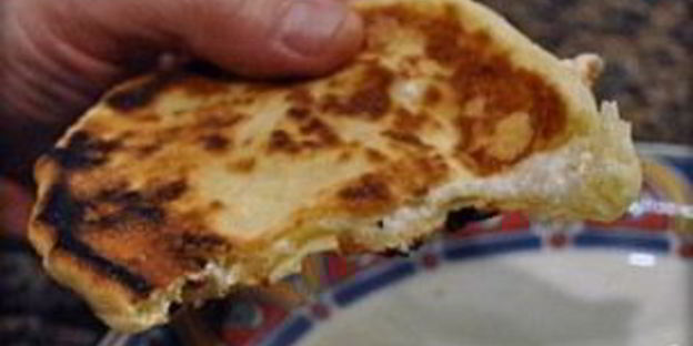 лепешки на кефире с начинкой