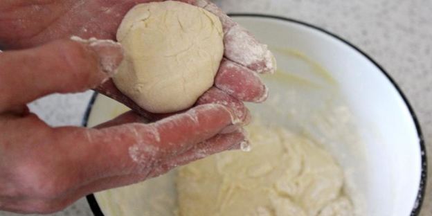 лепешки на сковороде быстро