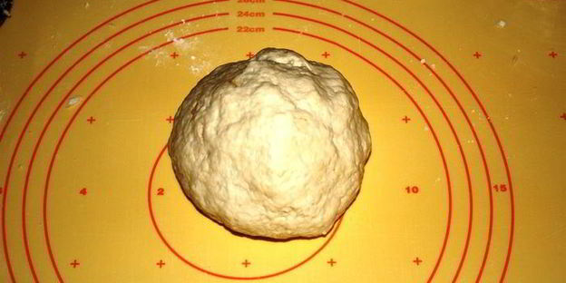 лепешки-питы с прованскими травами и вялеными помидорами