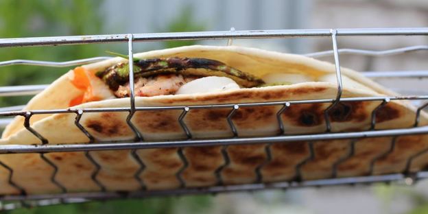 лепешки с курицей на гриле