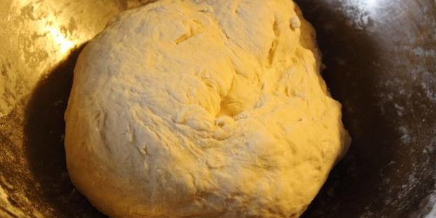 лепешки с луковой начинкой