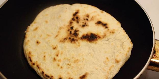 лепешки с луковой начинкой