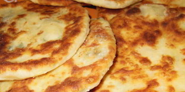 очень сырные лепешки