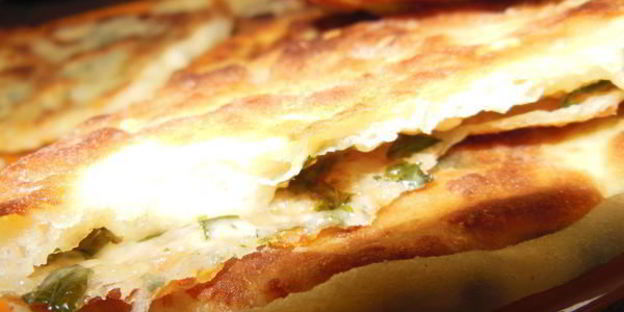 очень сырные лепешки