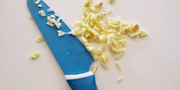 пиде — турецкая лепешка в форме лодочки с начинкой из фарша