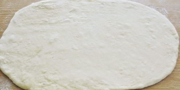 пиде — турецкая лепешка в форме лодочки с начинкой из фарша