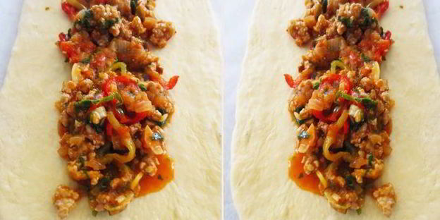 пиде — турецкая лепешка в форме лодочки с начинкой из фарша