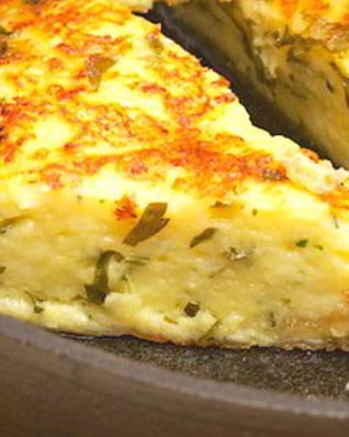 Сырная лепешка на сковороде