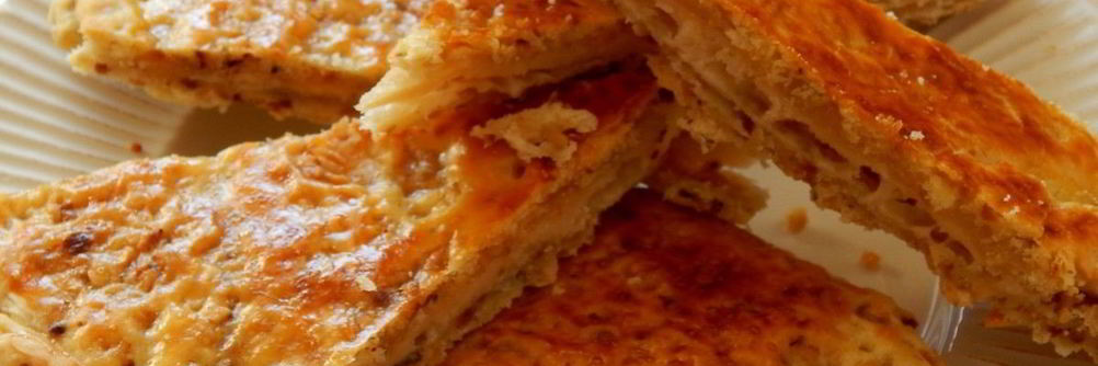 Сырно-ореховая лепешка