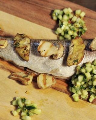 Запеченный сиг с грибной лепешкой