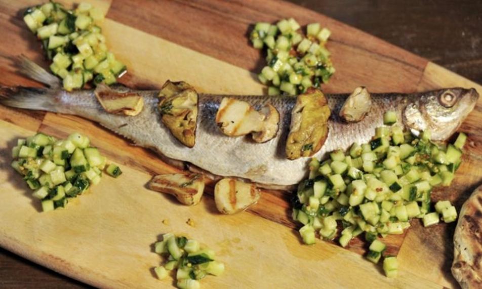 Рецепт запеченного сига с грибной лепешкой