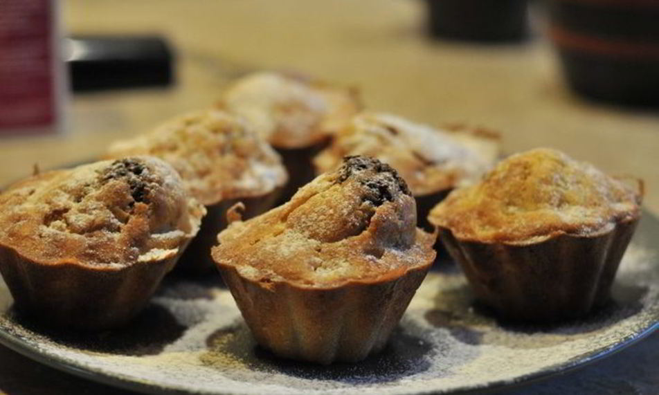 Рецепт грушевых маффинов с корицей и шоколадом