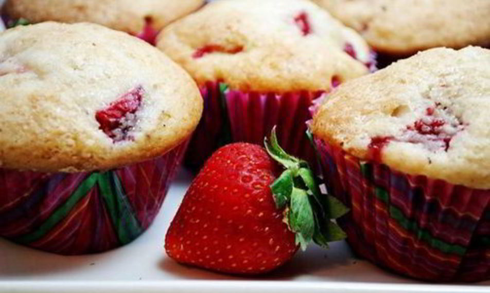 Рецепт клубничных маффинов на йогурте