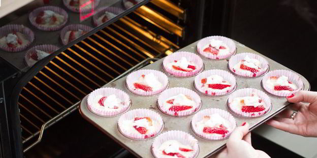 клубничные маффины с творогом