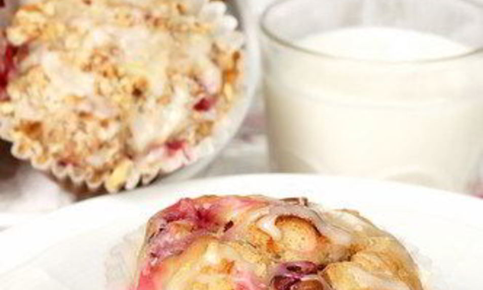 Рецепт клюквенных маффинов с апельсиновой цедрой в белой апельсиновой глазури