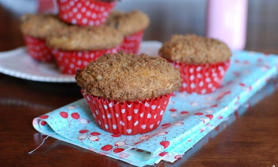 Рецепт лавандовых маффинов с ежевикой и персиками