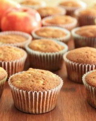 Маффины на кефире с бананово-яблочной начинкой