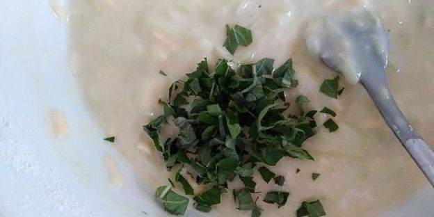 маффины с кабачком, сыром и мятой