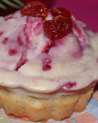 Маффины с малиновым кремом и шоколадом