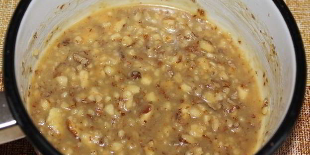 маффины с яблоком и изюмом с медово-ореховой глазурью