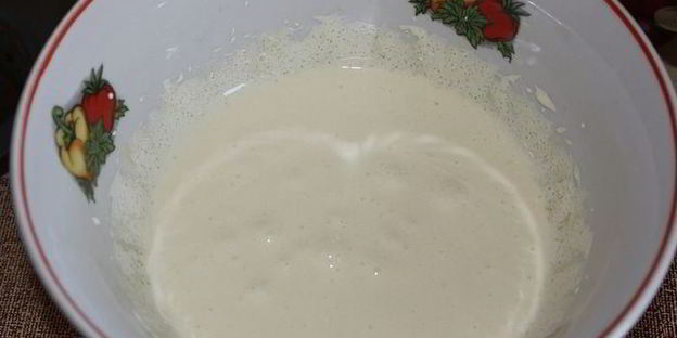 маффины с яблоком и изюмом с медово-ореховой глазурью