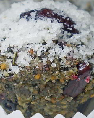 Ореховые маффины с ягодами