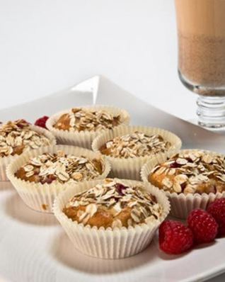 Овсяные маффины с малиной