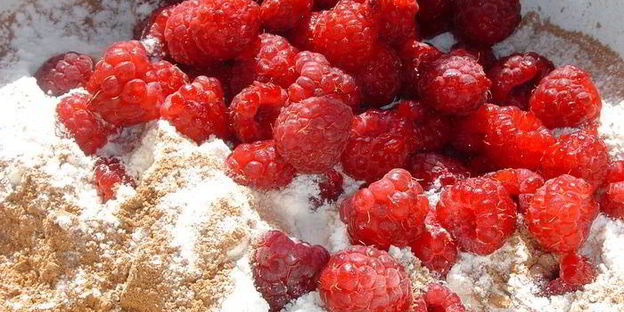 шоколадно-малиновые маффины