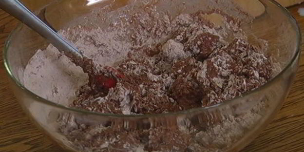 шоколадные маффины с черешней