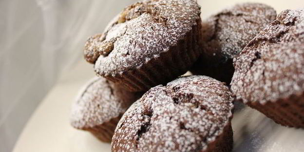 шоколадные маффины с халвой