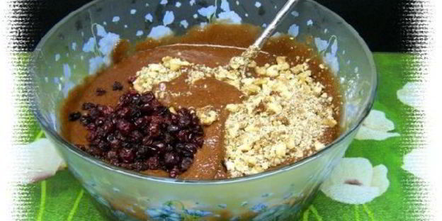 шоколадные маффины с орехами и клюквой