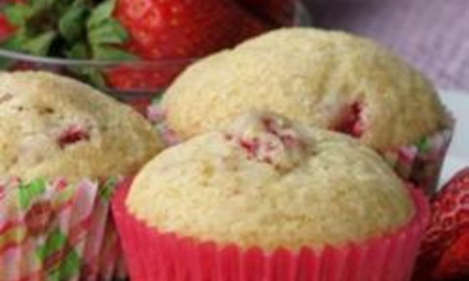 Рецепт вкусных маффинов с клубникой