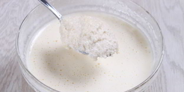 манник с черной смородиной