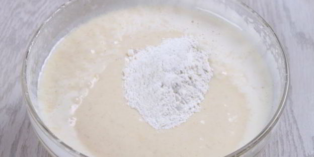 манник с черной смородиной