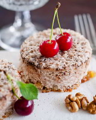 Манник с изюмом и орехами в мультиварке