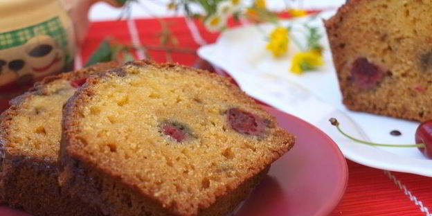 манник с вишнями