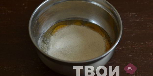 манник с яблоками