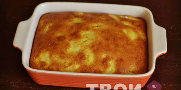 манник с яблоками