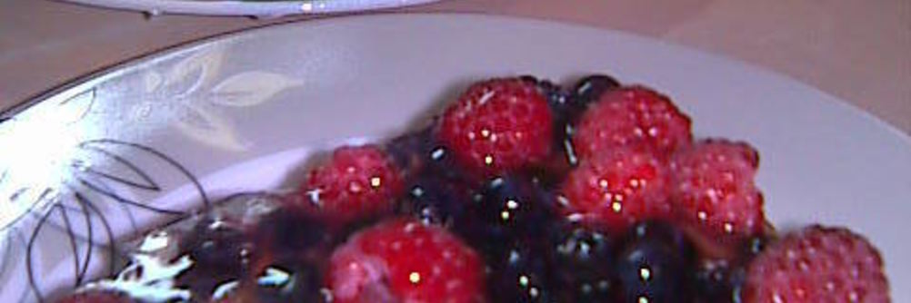 Манник с ягодами