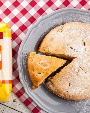 Нежный манник с яблоками