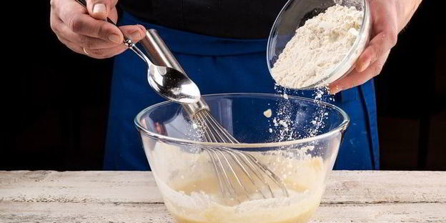 нежный манник с яблоками