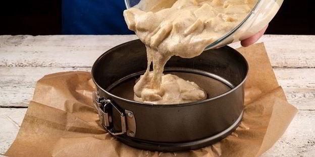 нежный манник с яблоками