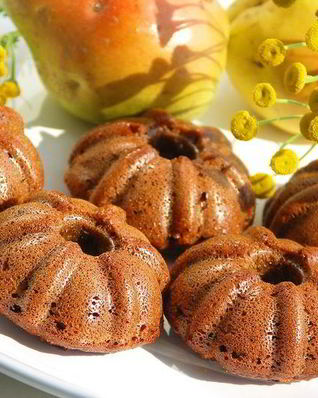 Ржаные манники с грушами и яблоками