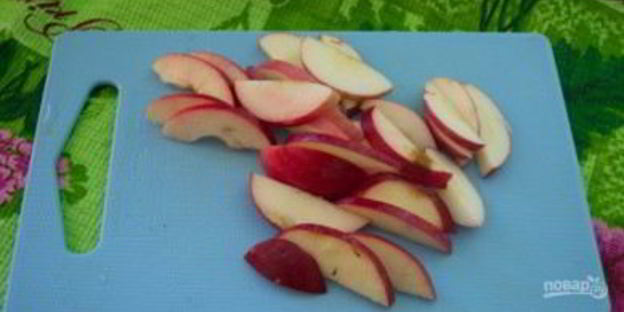 шоколадный манник с карамельными яблоками