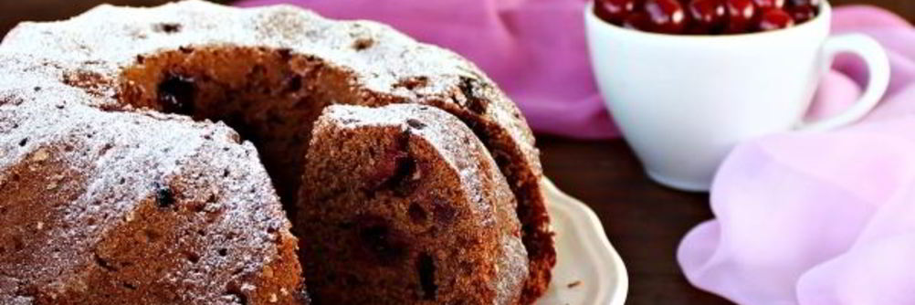 Шоколадный манник с вишней